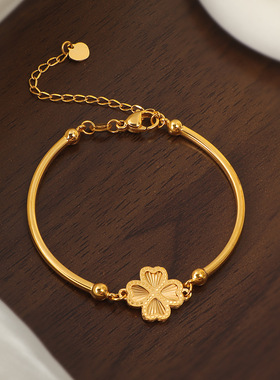 新款弯条镭射四叶草手链女高级感时尚爱心不掉色小众设计钛钢手饰