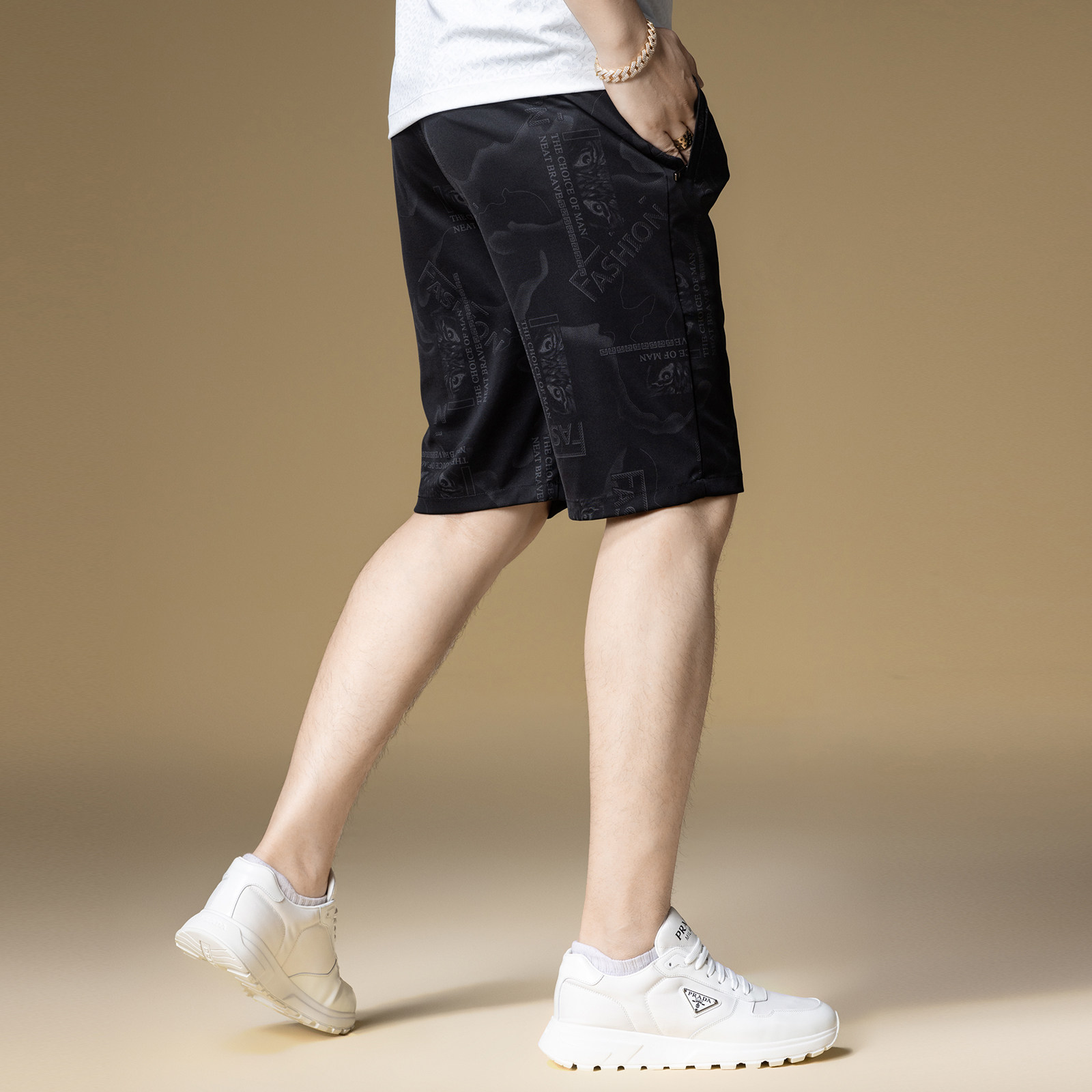 ZOUK欧洲站短裤男潮牌印花暗纹夏季薄款男裤子2024新款休闲沙滩裤,淘宝优惠券,粉丝福利购,淘宝优惠卷