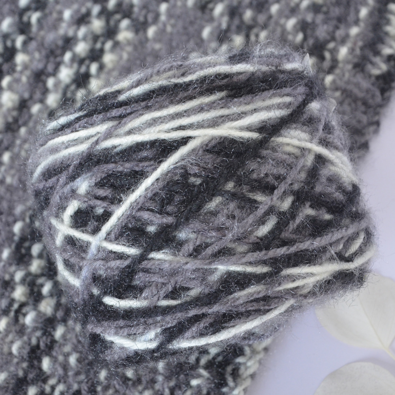 松鼠绒毛线马海毛手工编织毛衣棒针宝宝线帽子线段染线围巾线批发 - 图2