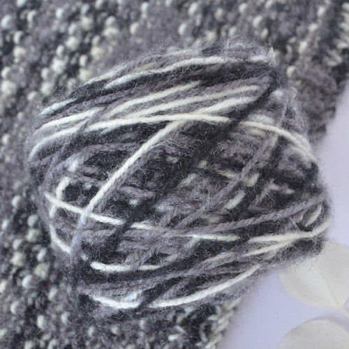 松鼠绒毛线马海毛手工编织毛衣棒针宝宝线帽子线段染线围巾线批发 - 图2