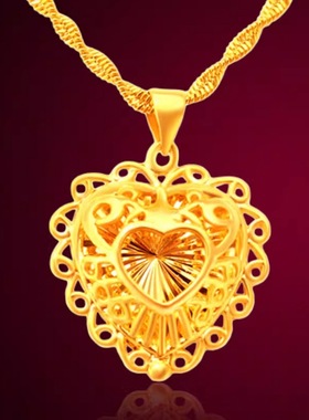 浪漫甜美风金色璀璨爱心吊坠项链精致立体爱心造型折射迷人光泽