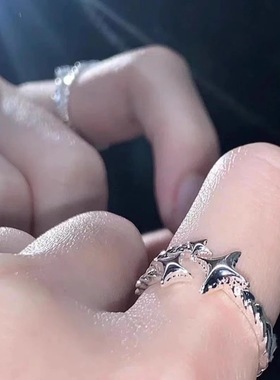 梦幻浪漫三颗星星戒指唯美星空元素设计三颗星星错落排列造型