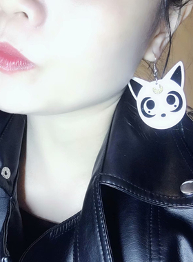 1美少女战士月亮猫黑白撞色耳环钉针钩