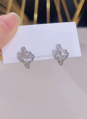 小巧精致猫眼石如意平安锁耳扣