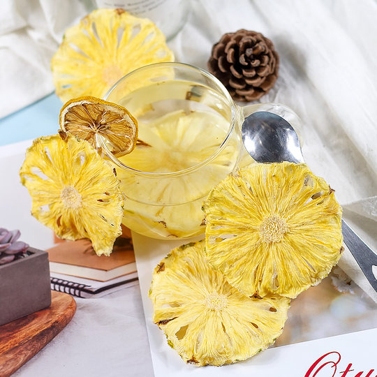 Dried pineapple, dried pineapple slices, baked decorative dried fruit