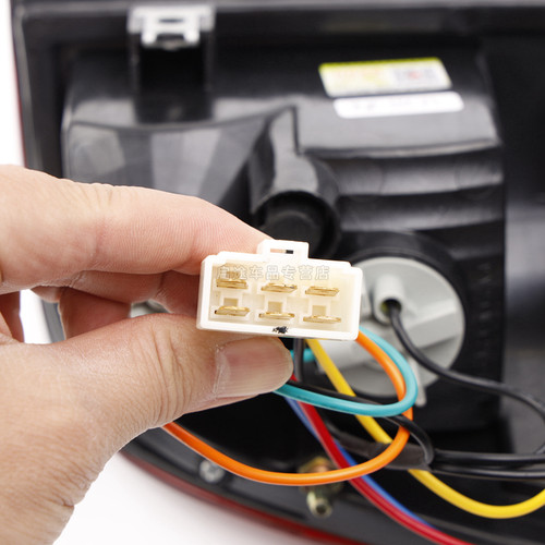 适用江铃宝典后尾灯配件后灯刹车灯09-18款皮卡宝典后尾灯总成 - 图2