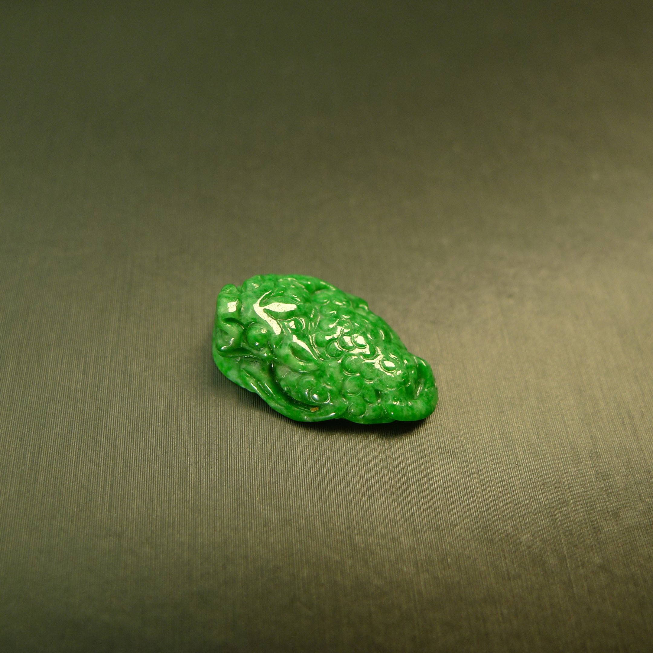 Spicy Green Burmese Natural Grade A Jade Golden Toad Ring Noodles