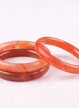 旺夫秀气风天然翡翠红色玉手镯