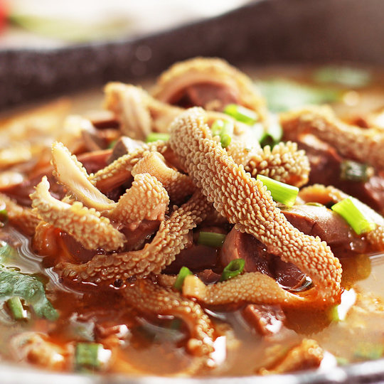 Instant haggis girl Siqin buys one and gets 4 packs