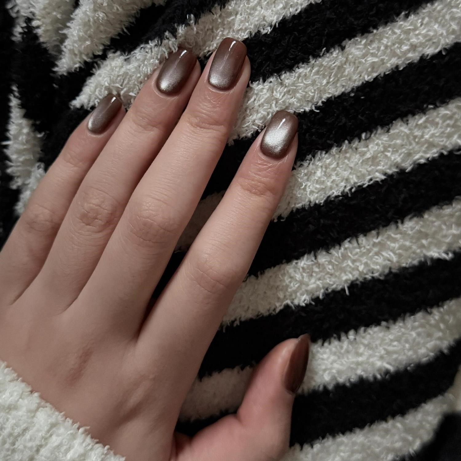 2025年棕色纯手工穿戴甲美拉德秋冬款猫眼高级简约显白百搭美甲,淘宝优惠券,粉丝福利购,淘宝优惠卷