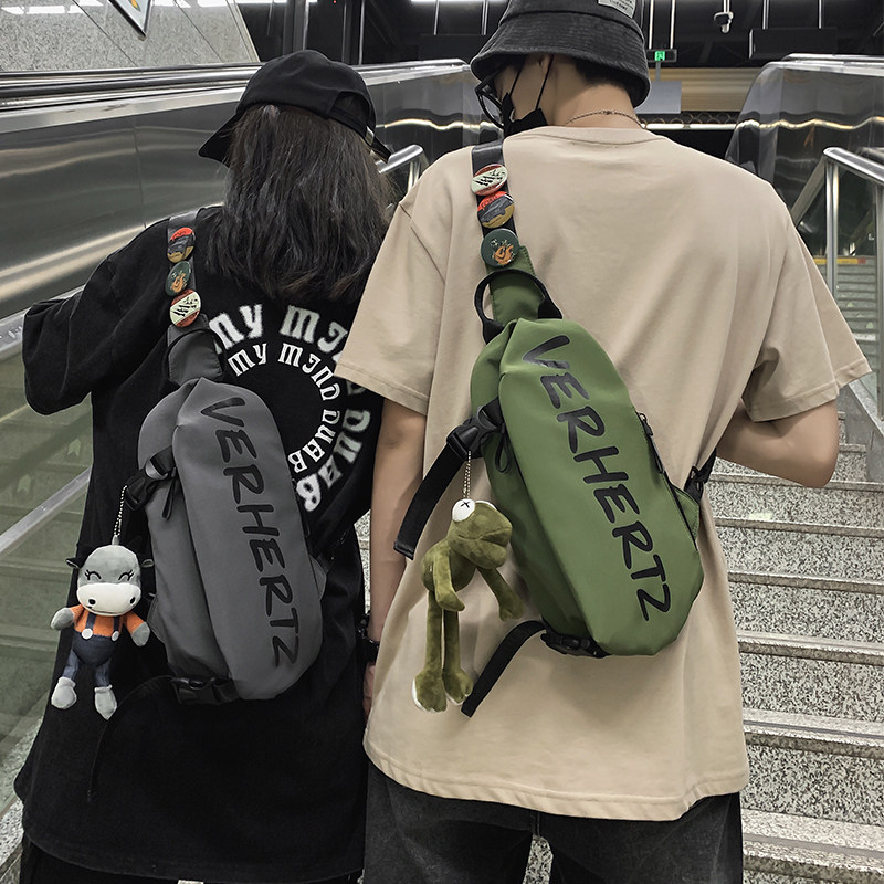 胸包男士ins潮牌日系单肩斜挎包 jslooo男士包袋