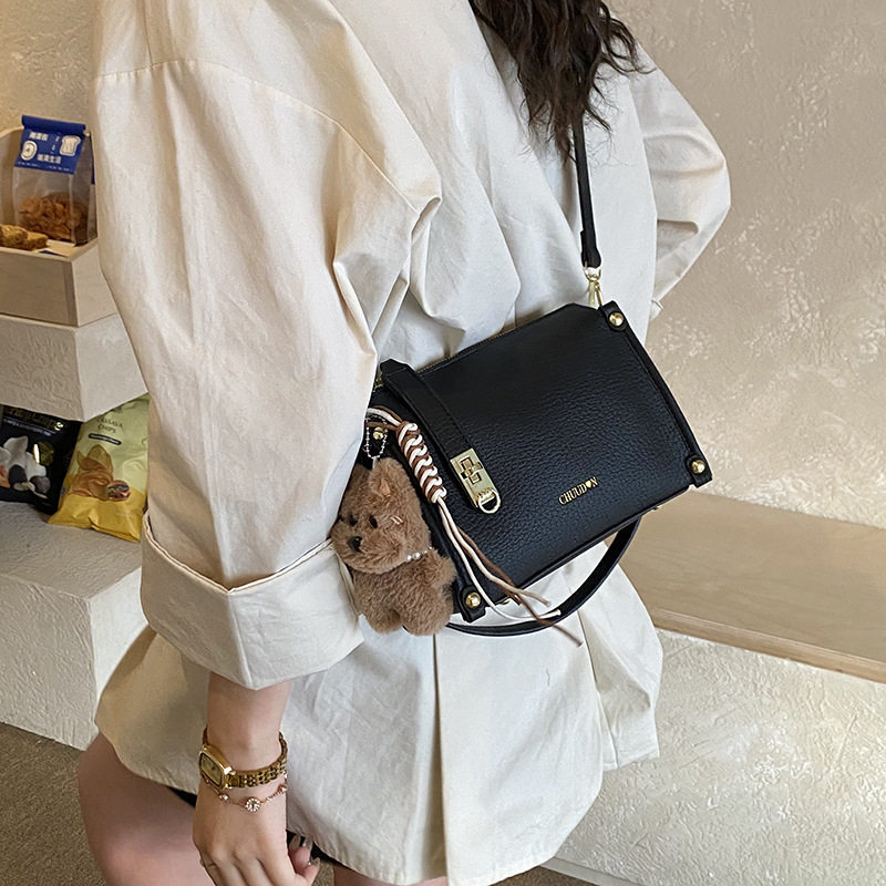 高级感复古小方包女式2026新款潮百搭手提包轻奢单肩包通勤斜挎包,淘宝优惠券,粉丝福利购,淘宝优惠卷