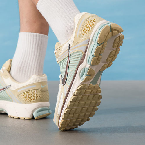 Nike耐克男鞋复古老爹鞋VOMERO 5训练健身运动跑步鞋IB2987-700 - 图2