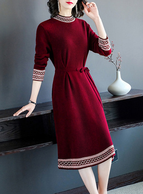 针织连衣裙女2024年新款秋冬过年裙子遮肚显瘦高端圆领打底毛衣裙