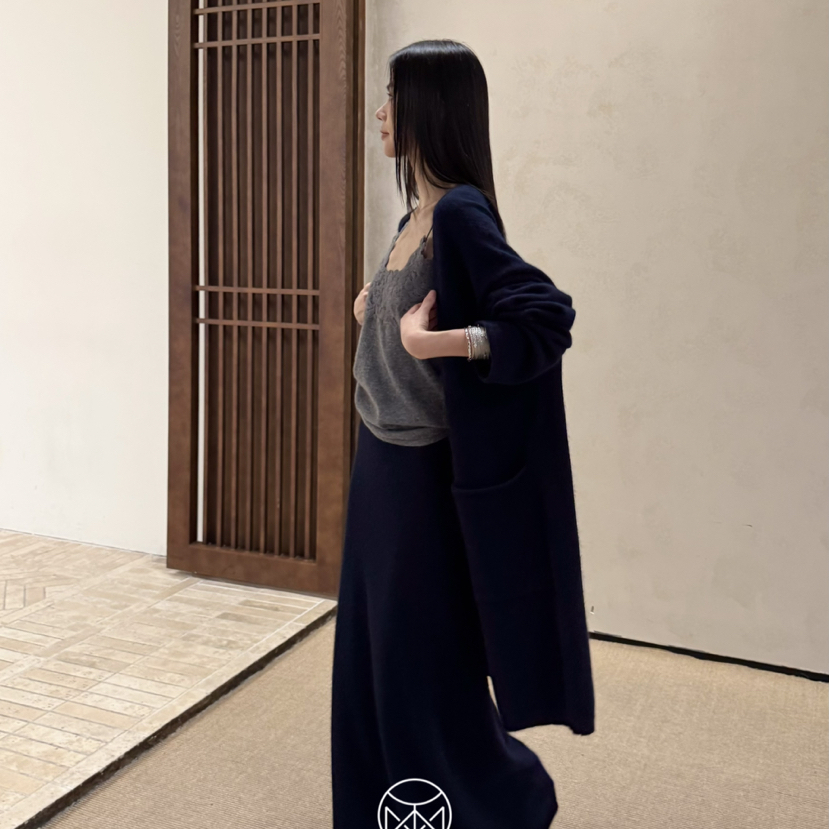 TOMORROW ANN秋新山羊绒老钱风拼接蕾丝时尚吊带显瘦背心女12213 - 图1