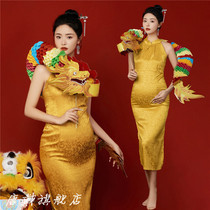 Movie House New Year Themed New Pregnancy Mommy Writing True Retro China Wind Yellow Qipao Longyear Pregnant Woman Photoshoot Clothes