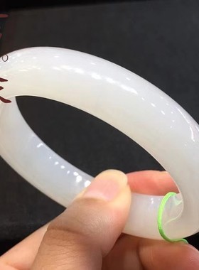 和田白玉手镯女款羊脂珠宝首饰