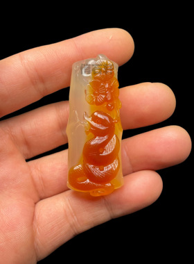 天然红玛瑙俏色玉髓巧雕生肖动物竹节挂件吊坠精工雕刻项链毛衣链