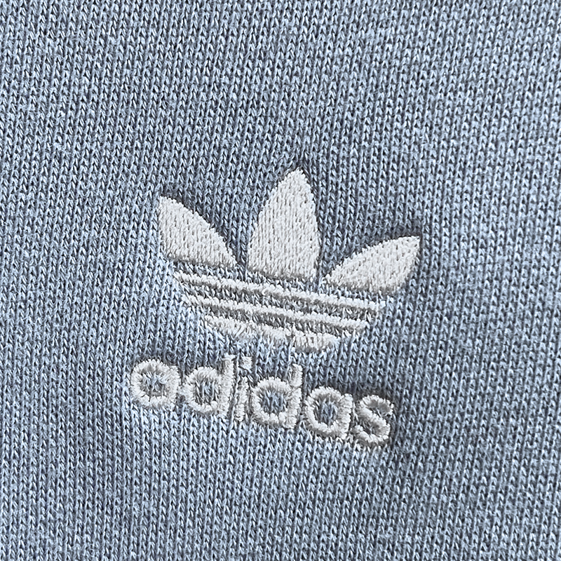 阿迪达斯三叶草卫衣女子Adidas秋季2022新款运动连帽套头衫H37813 - 图1