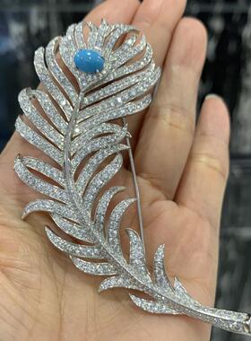 俏立高档微镶羽毛胸针