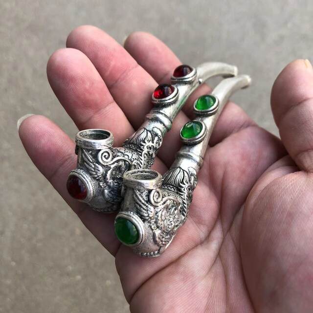 Antiques and miscellaneous Tibetan silver pipes ethnic style retro old white silver-plated inlaid gemstone cigarette holder toy piece copper