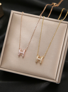 钛钢字母吊坠锁骨链女简约