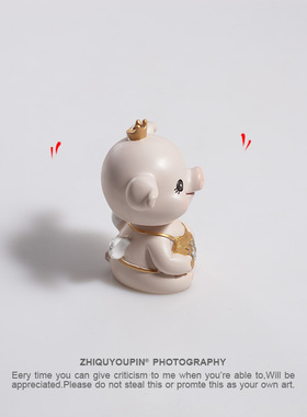 汽车摇头摆件皇冠淡定宝宝猪卡通可爱公仔创意玩偶送闺蜜生日礼物