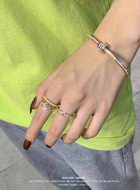 卡梵佩钛钢小蛮腰闪钻手环手镯