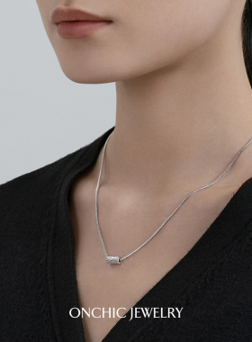 卢昱晓同款OnchicOR系列圆衡项链女设计感小众锁骨链素链高级