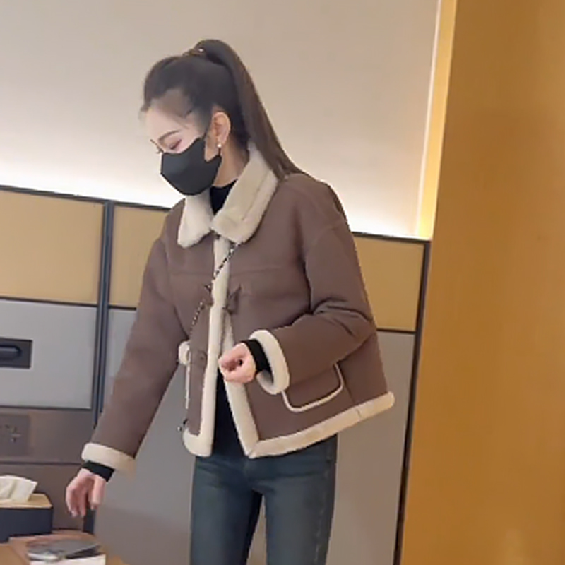 百搭洋气麂皮绒皮毛一体外套女2024秋冬季小个子保暖加厚长袖上衣