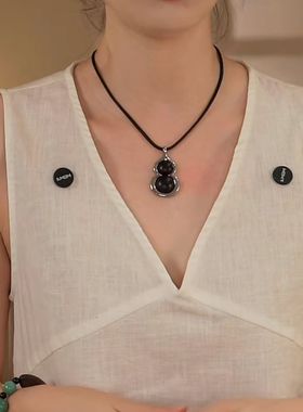 黑檀木葫芦项链高级感时尚大气复古秋冬长款毛衣链皮绳颈链配饰女