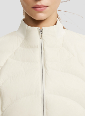 DESCENTE迪桑特WOMEN’S TRAINING HEAT NAVI防钻绒女士羽绒马甲