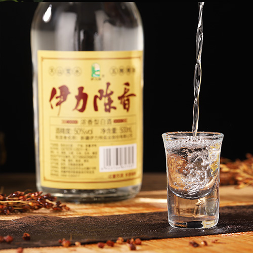 新疆伊力特酒粮食白酒50度伊力陈香500ml*8瓶装整箱