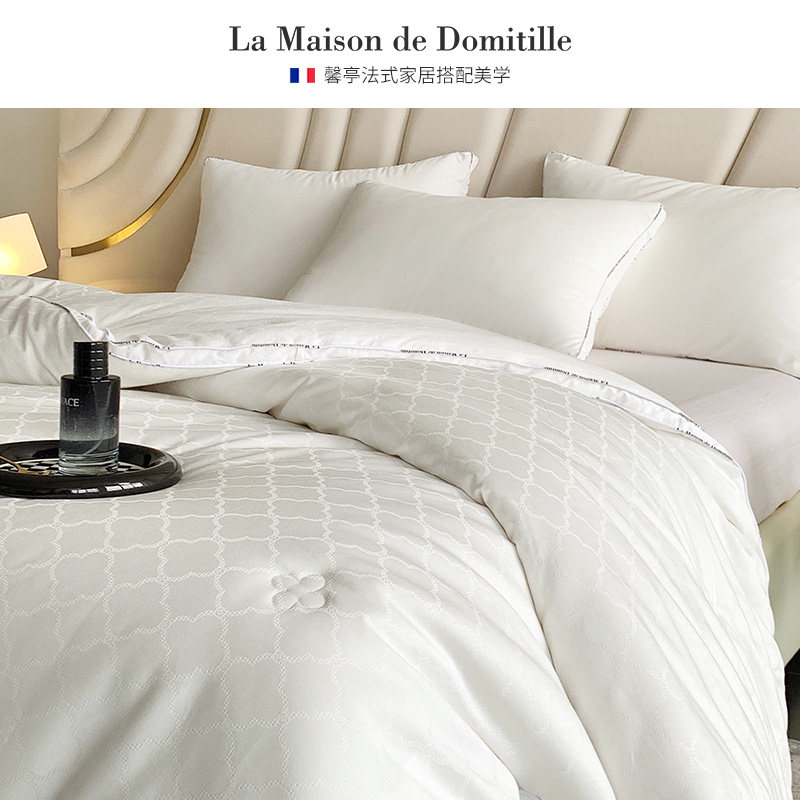  馨亭家居蚕丝被