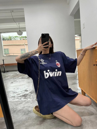 夏季新款T恤女2025圆领复古足球字母印花中长款潮牌宽松大版短袖 - 图1