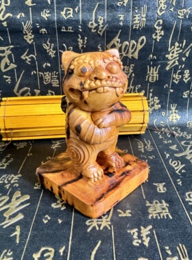 天然雷击枣木雕刻虎爷摆件手把件实木雕刻虎虎生威家居客厅摆设