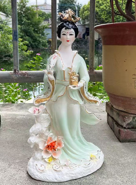 陶瓷提花篮仙女像拿花仙子