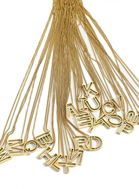 宽厚版立体穿孔26英文字母吊坠项链钛钢IPG14K金时尚女ins锁骨链