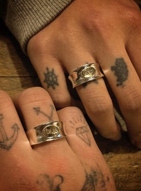 新品情侣款铜银复古字母戒指定制