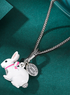 珐琅釉可爱时尚白色兔子吊坠