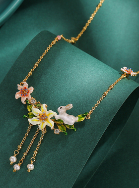 原创设计灰色兔子花朵流苏坠项链