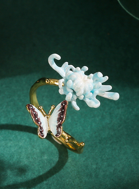 珐琅彩蓝色菊花蝴蝶戒指