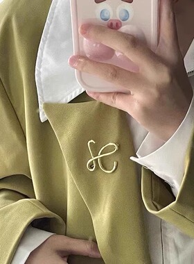 高级感简约小众L字母金色胸针