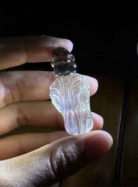 梦幻蓝光烟晶俏色巧雕钱灵兔纳财我自己纯手工雕刻的纯净的