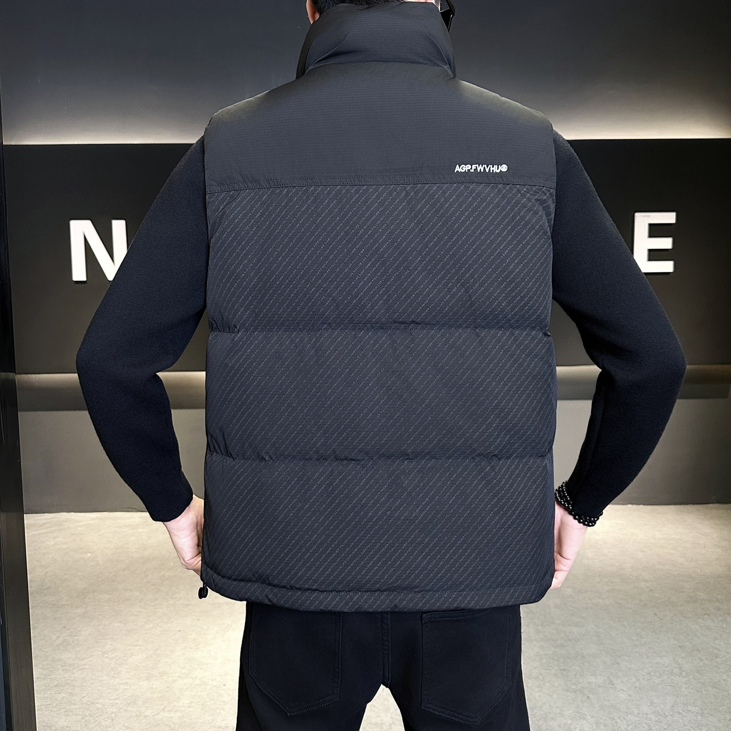 2025新款冬季男士羽绒马甲潮流青年休闲高端轻薄男装加厚保暖外套 - 图2