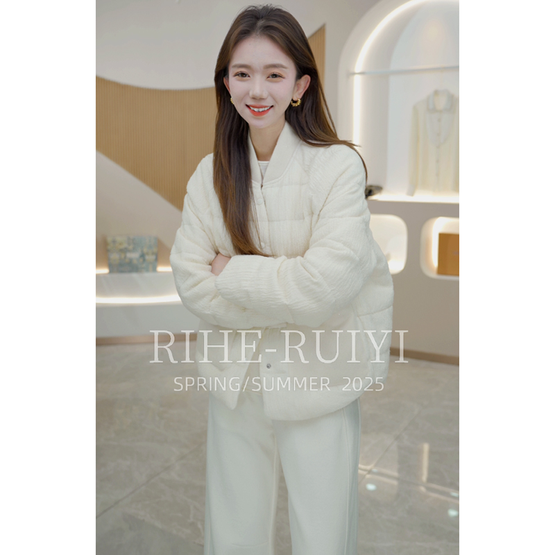 R H 轻薄90白鹅绒羽绒服女2025年冬季新品小个子短款外套 2500189 - 图0