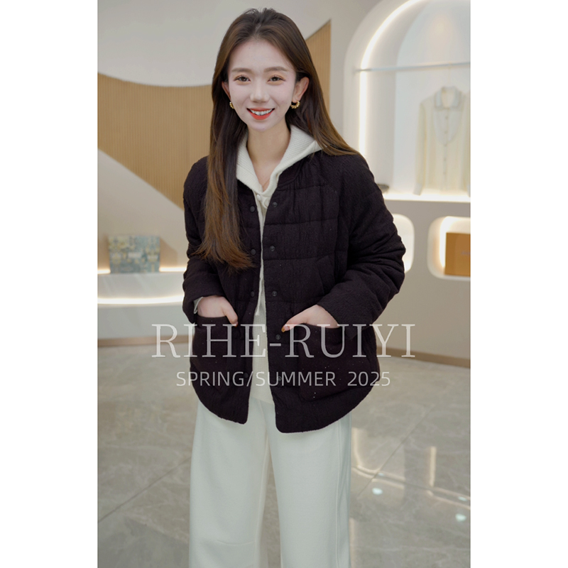 R H 轻薄90白鹅绒羽绒服女2025年冬季新品小个子短款外套 2500189 - 图1