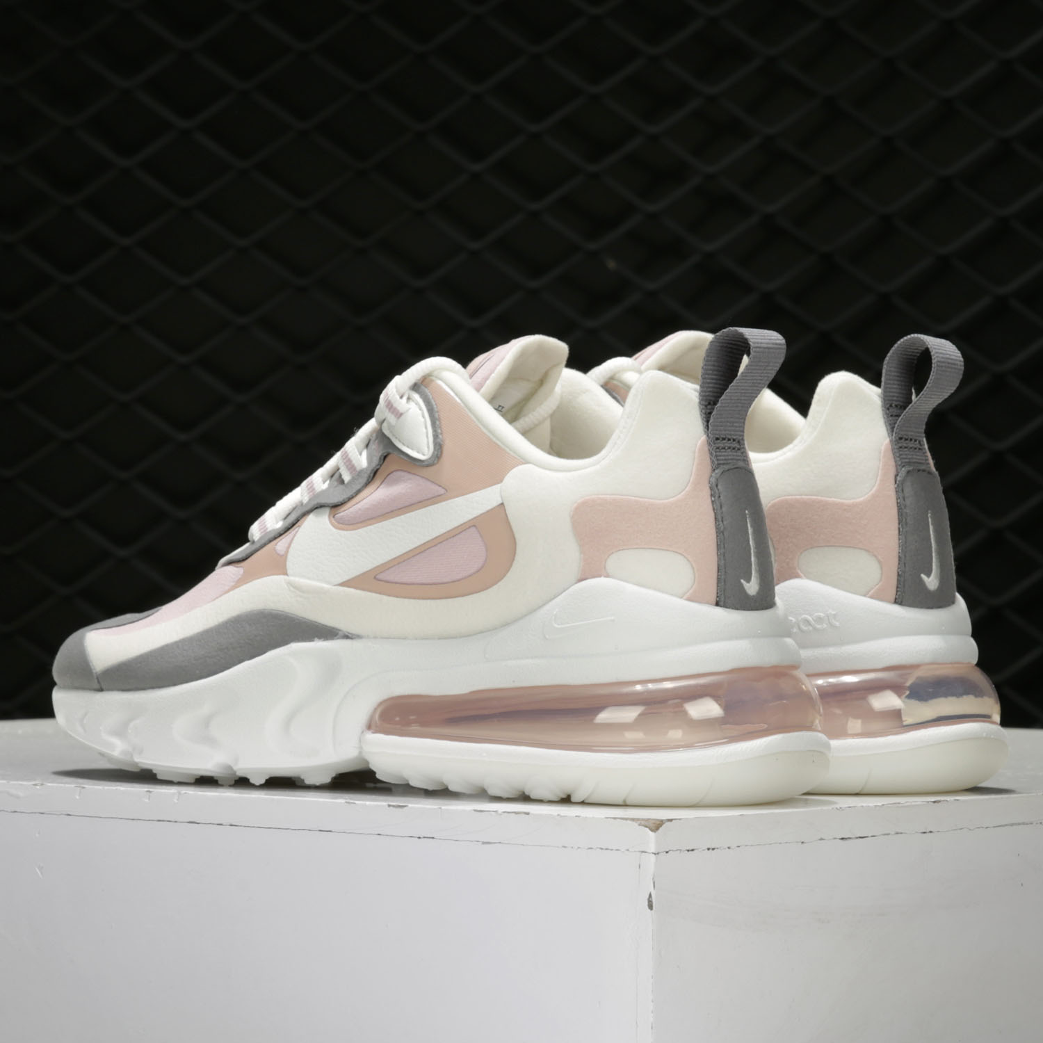 Nike/耐克正品 AIR MAX 270 REACT 女子回弹缓震气垫运动鞋CI3899 - 图0