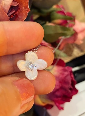 5A级锆钻小苍兰白色小花锁骨链