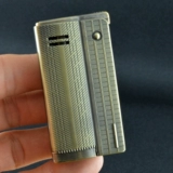 Старомодная ретро ветрозащитная зажигалка на керосине